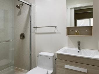 Private room with ensuite bathroom in Redwood City 3