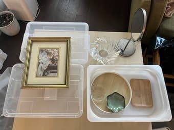 storage containers, mirror, trinket trays. 1
