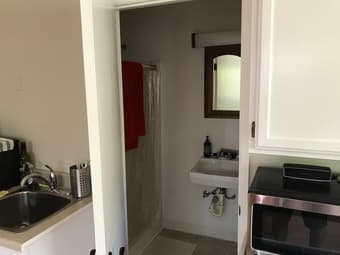 Furnished studio apartment on campus 3