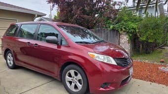 2015 Toyota Sienna 2
