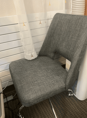 white office table and grey office chair 3