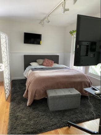 Furnished Studio in the Heart of Palo Alto 1