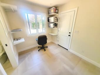 A SMALL room with private bath and separate entrance in Palo Alto 1