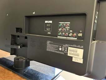 32 “ Philips flat screen TV with power-cord and remote 3