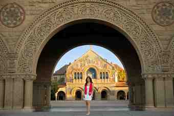Last  Minute Grad Photoshoots for $149! 1