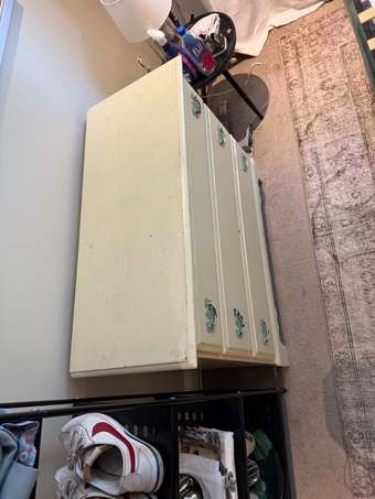 Chest of drawers - 30 h x 17 w x 39 1
