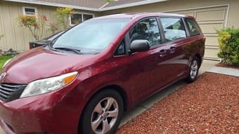 2015 Toyota Sienna 2