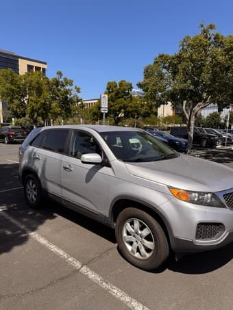 2011 Kia Sorento for $3,700 | 148k miles - GREAT VALUE 1