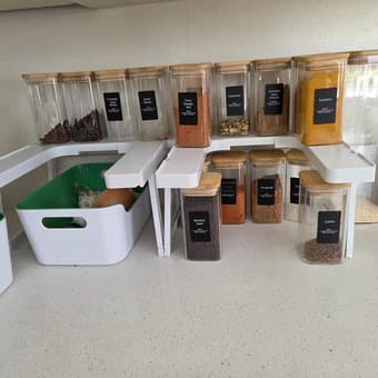 5 oz Spice bottles (16 bottles) 1