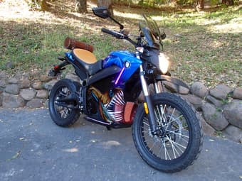 FAST ELECTRIC MOTORCYCLE FOR SALE: Charge at any 120 volt outlet 1