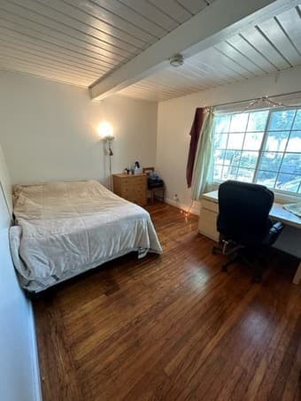 A furnished room is available for renting from July 26th， 2025. 1