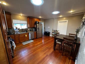 4 bedroom 3 bathroom Menlo Park House 3