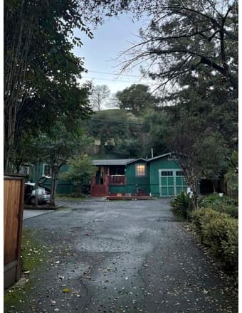 Cozy room off Alpine Road 5 minutes from Stanford, mid-July-September 3