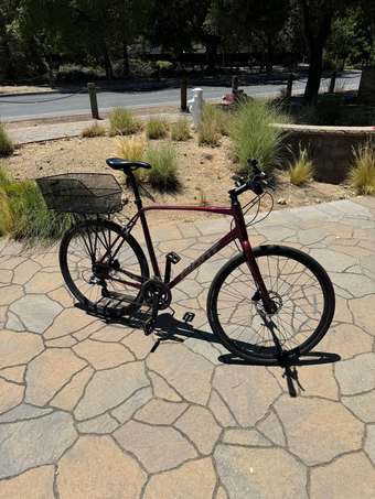 Giant Escape Bike with Basket, Lock, Phone holder, & New Tires! 420 1