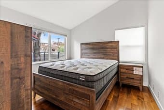 2 Rooms in Spacious Palo Alto 3bd home, 1 block from University Avenue 2
