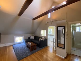 Room available in beautiful downtown palo alto house next to campus. 1
