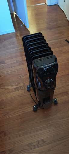 Moving Sale! 4 chairs and a portable heater 3