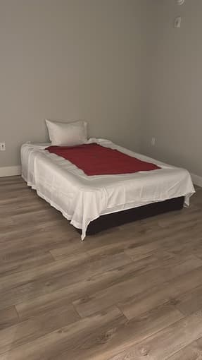Air mattress (queen) for sale 1