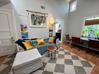 Stylish Furnished Room, Facing Backyard in Modern Home, Redwood City 3