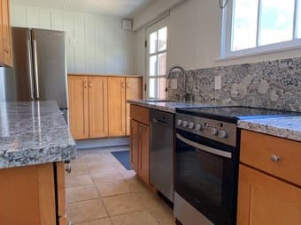 5 mins from Stanford campus, 1 bed/1 bath, full kitchen, w/d, AC 3