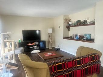 Spacious Master Bedroom Available in Menlo Park 2B/2B Apartment 1