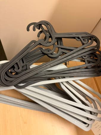 selling hangers 1