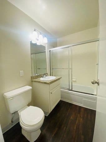 1 bedroom available in a 2B2B at stanford villa 2