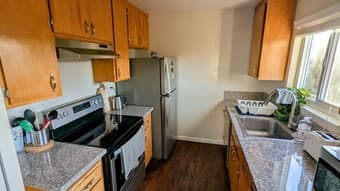 Looking for roommate for 2B2B apartment in Palo Alto starting October 3