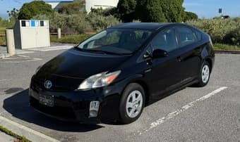 2010 Black Toyota Prius 1