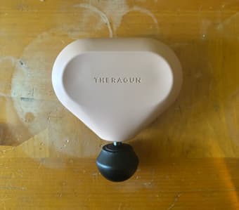 Theragun Mini in Desert Rose 1