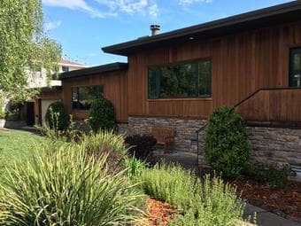 Studio w/full kitchen and private entrance on Woodside/RWC Border 1