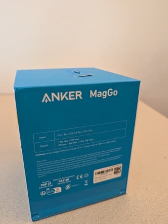 NEW IPhone Anker MagGo Wireless Charger 2