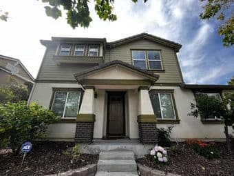 4Bed, 3Bath home close to Stanford 1