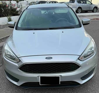 2015 Ford Focus SE Hatchback 2