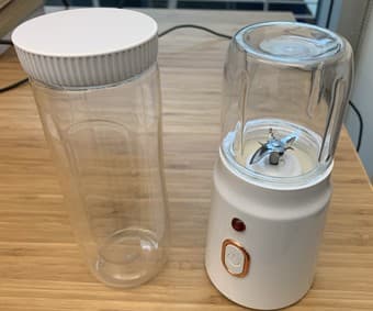 Travel Juicer (Rechargeable Portable Blender) 1