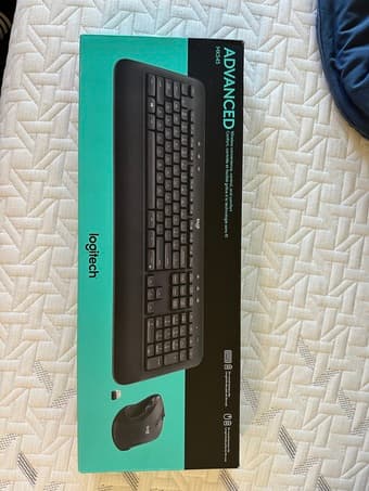Logitech MK545 Mouse and Keyboard Wireless Combo (one bluetooth usb) 1