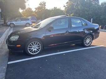 VW JETTA 2008 Wolfsburg edition, good condition 2