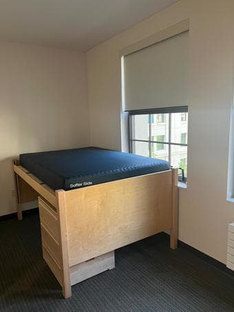 EVGR room (Highrise) in 2B Apartment 1