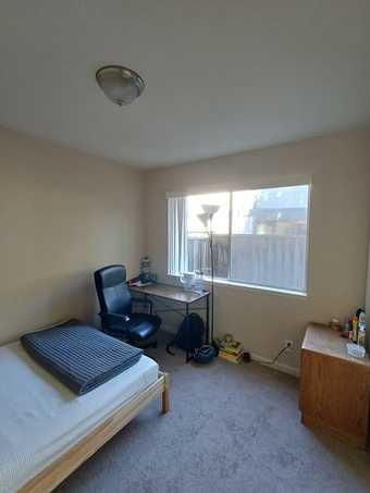 [Dec 7 - March 15 (flexible)] Room Available for Sublease in Palo Alto 1