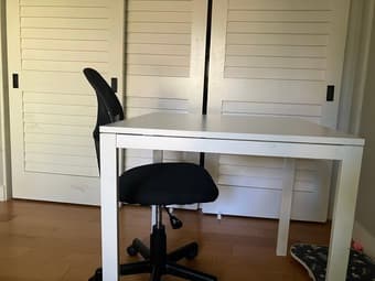 Office/study table and chair 1