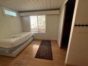 Furnished private bed & bath avail 1/1/26 in quiet Palo Alto house 2