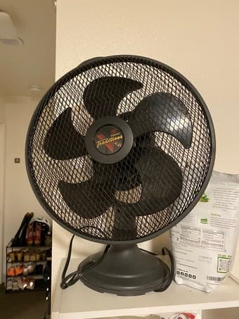 3 speed Vornado retro table fan 1