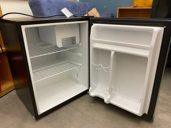Whirlpool mini fridge 2.7 cu ft WH27S1E, silver, used 2
