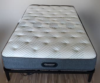 Full Size Mattress with adjustable base 1