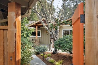 UNIQUE commuter room in beautiful, large Los Altos home 1