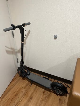 Segway Ninebot F25 Electric Kick Scooter 1