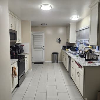 Room for Rent in Menlo Park in a big apartment, Move in January 2