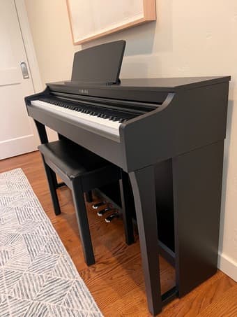 Yamaha Clavinova CLP-625 Digital Piano – Excellent Condition 3