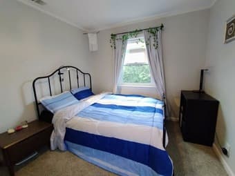 Stylish Furnished Room, Facing Beautiful Ivy Outdoors, Redwood City 1