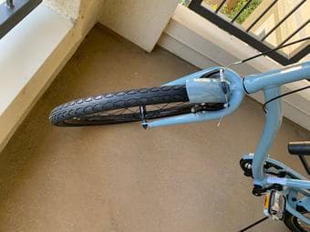 Like-new Hybrid Cruiser Bike 3